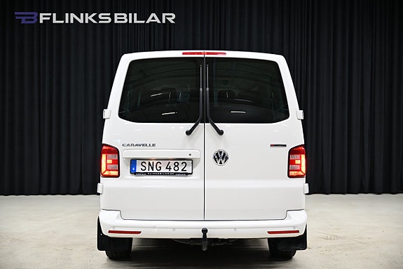 Volkswagen Caravelle 8 of 30