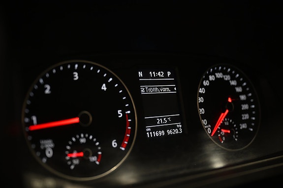 Volkswagen Caravelle 13 of 30
