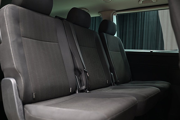 Volkswagen Caravelle 16 of 30