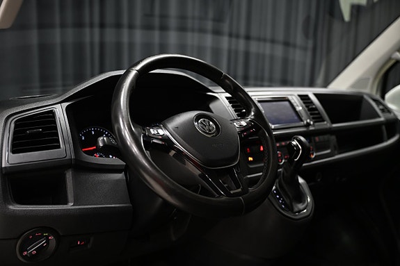 Volkswagen Caravelle 12 of 30