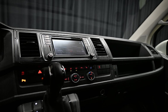 Volkswagen Caravelle 28 of 30