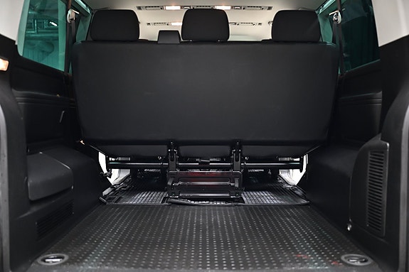 Volkswagen Caravelle 18 of 30