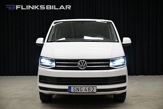 Volkswagen Caravelle 10 of 30
