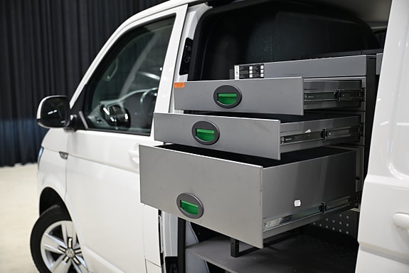Volkswagen Transporter 9 of 30