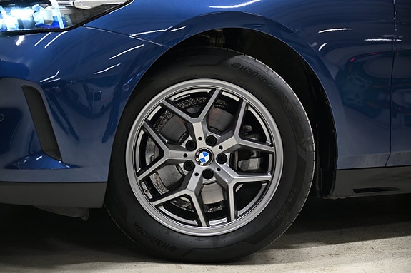 BMW 520d 3 of 5