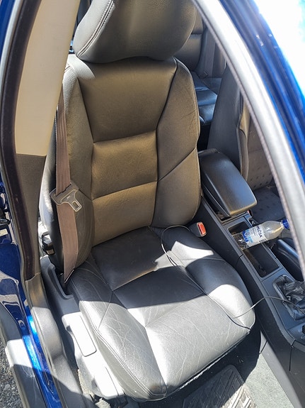 Volvo V70 4 of 5