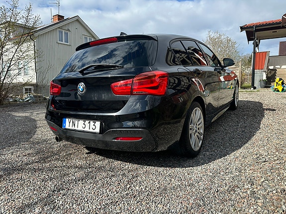 BMW 118i 4 of 5