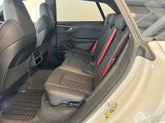 Audi Q8 7 of 22