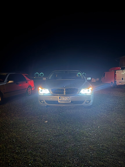 BMW 750Li 9 of 14