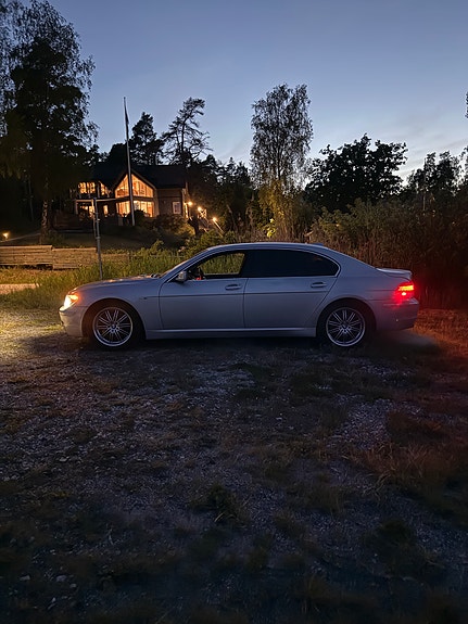 BMW 750Li 3 of 14
