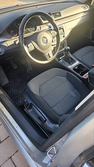 Volkswagen Passat 3 of 5