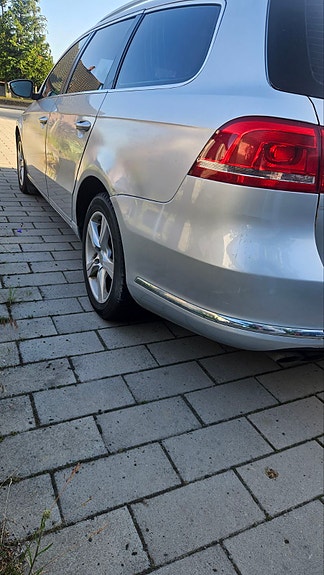 Volkswagen Passat 2 of 5