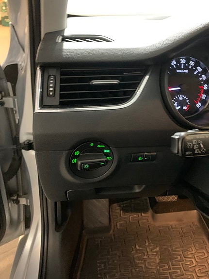 Skoda Octavia 17 of 22