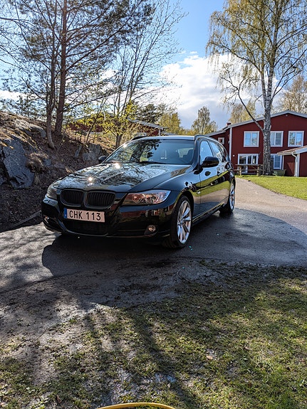 BMW 320d 4 of 5