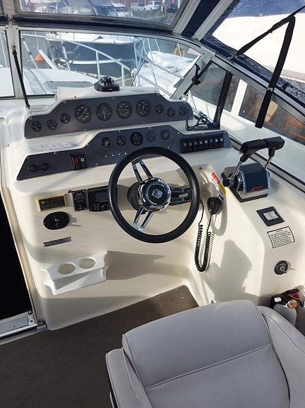 Rinker fiesta vee 300 7 of 15
