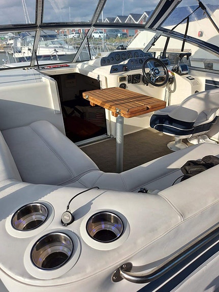 Rinker fiesta vee 300 6 of 15