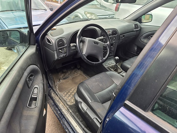 Volvo V40 5 of 5
