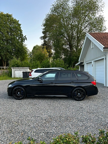 BMW 320d 2 of 5