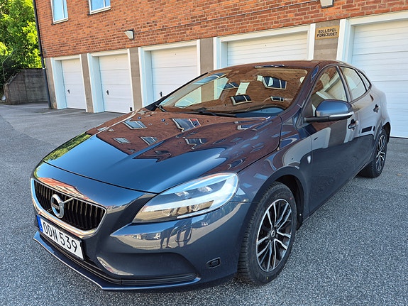 Volvo V40 3 of 7