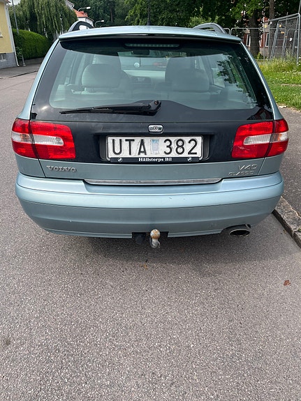 Volvo V40 3 of 5
