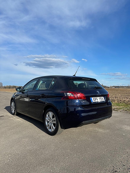 Peugeot 308 3 of 5