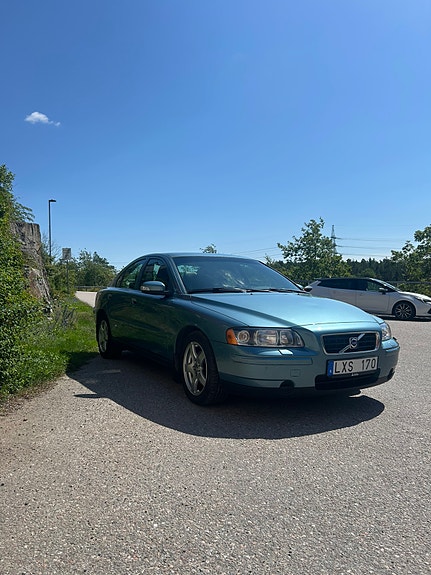Volvo S60 4 of 5
