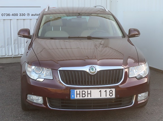 Skoda Superb 2 of 5