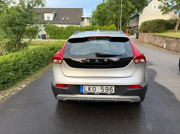 Volvo V40 Cross Country 3 of 5