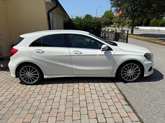 Mercedes-Benz A180 4 of 5