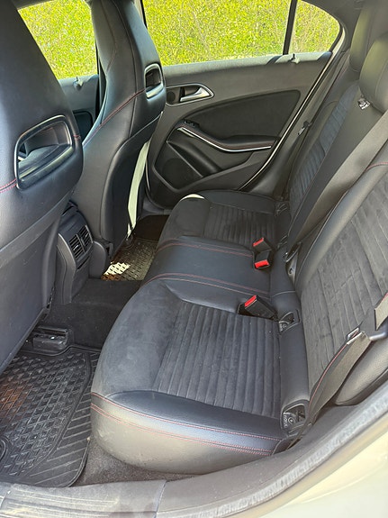 Mercedes-Benz A180 9 of 9