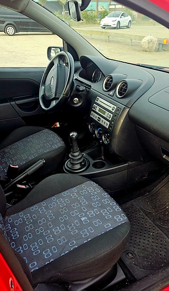 Ford Fiesta 4 of 5
