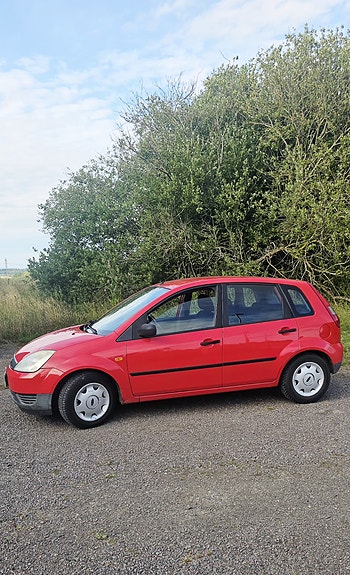 Ford Fiesta 3 of 5