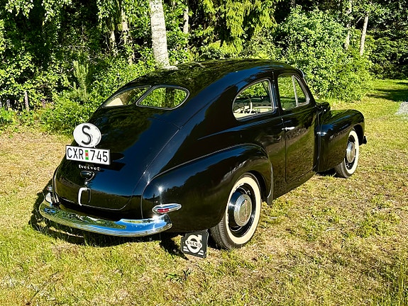 Volvo PV 2 of 5