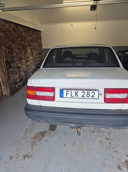 Volvo 940 2 of 4