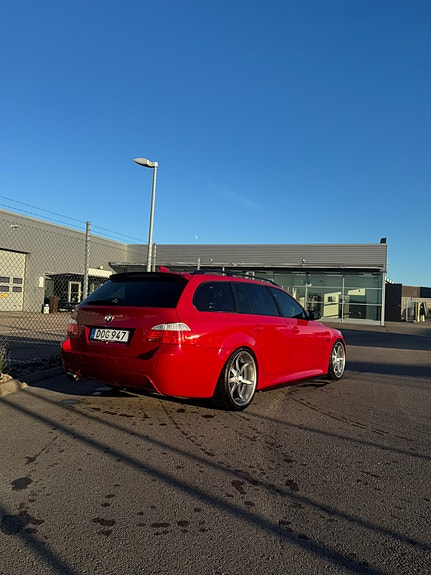BMW 520d 4 of 5