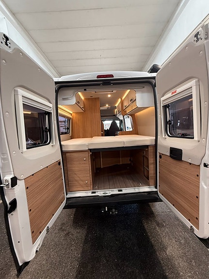 Weinsberg Carabus 540 MQ Tvärbädd, endast 5.4M lång, rullat endast 1400 mil!! 3 of 5