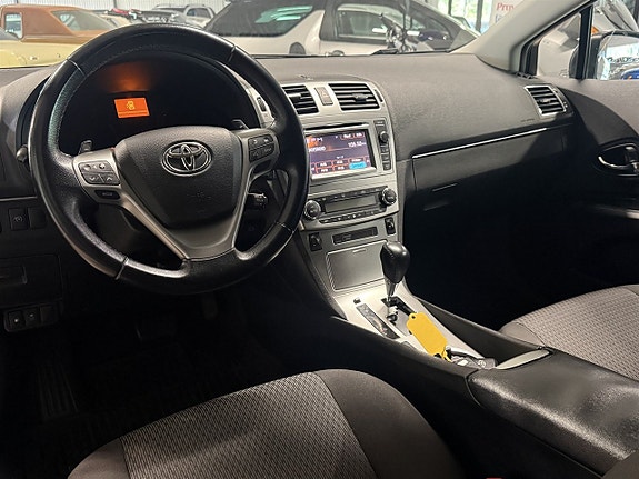 Toyota Avensis 5 of 5