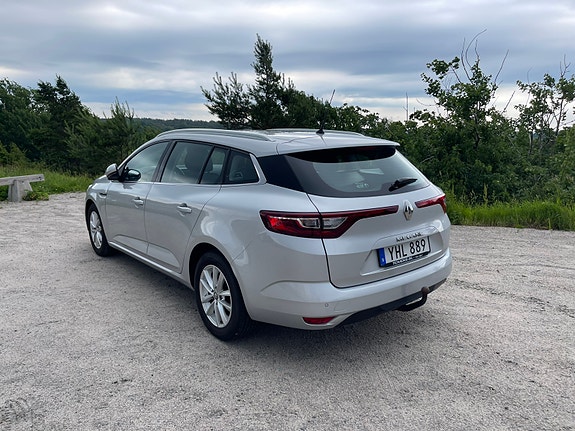 Renault Megane IV 3 of 5