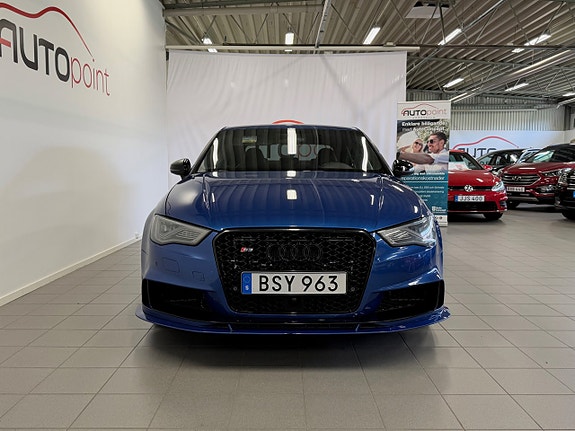 Audi S3 3 of 5