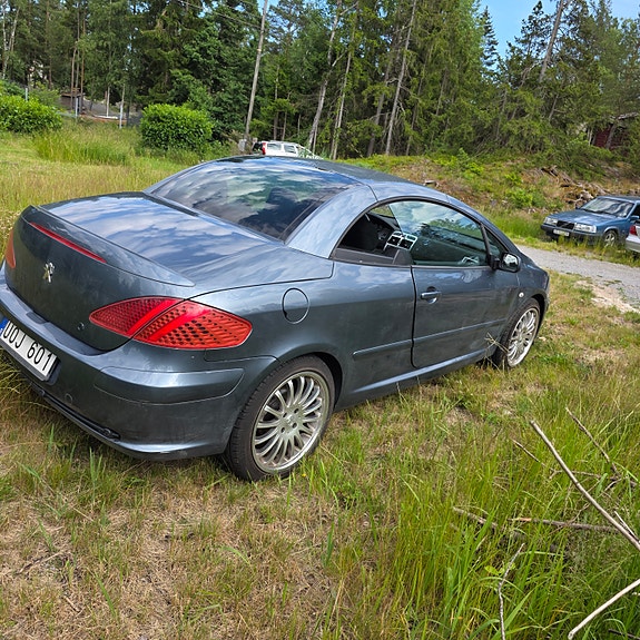 Peugeot 307 CC 3 of 4