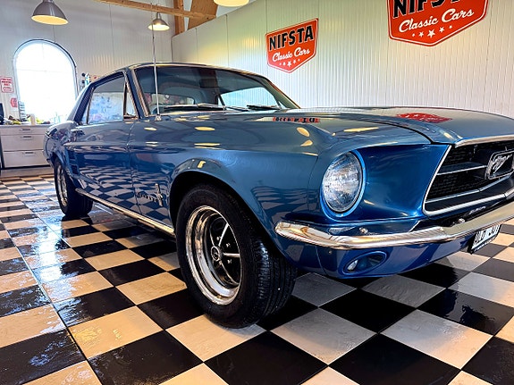 Ford Mustang 7 of 22