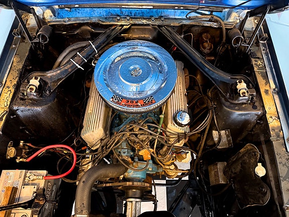 Ford Mustang 21 of 22
