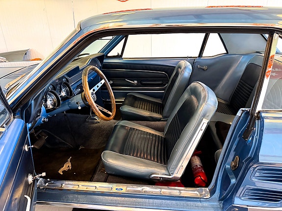Ford Mustang 16 of 22