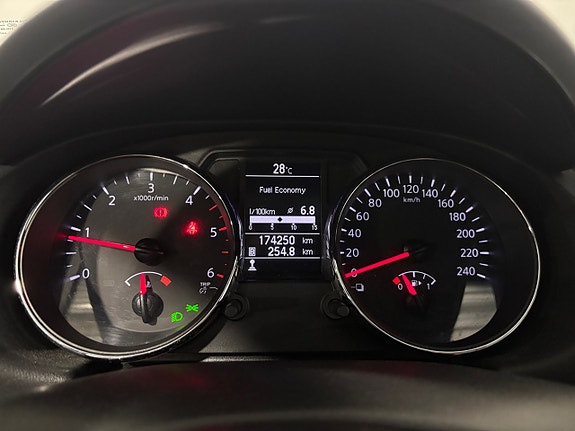 Nissan Qashqai+2 24 of 30