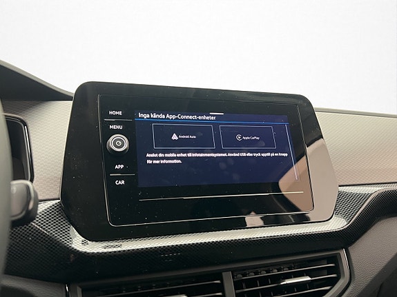 Volkswagen T-Cross 18 of 30