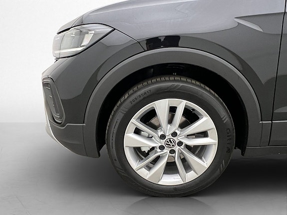 Volkswagen T-Cross 27 of 30