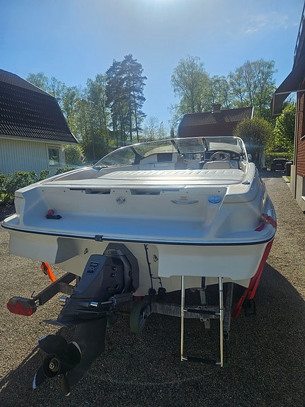 Regal 1700lsr bowrider, Volvo Penta 4.3 GL 4 of 9
