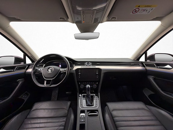 Volkswagen Passat 23 of 30