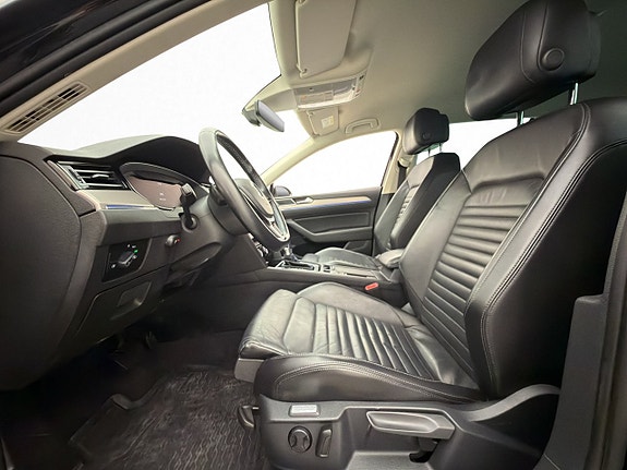 Volkswagen Passat 10 of 30