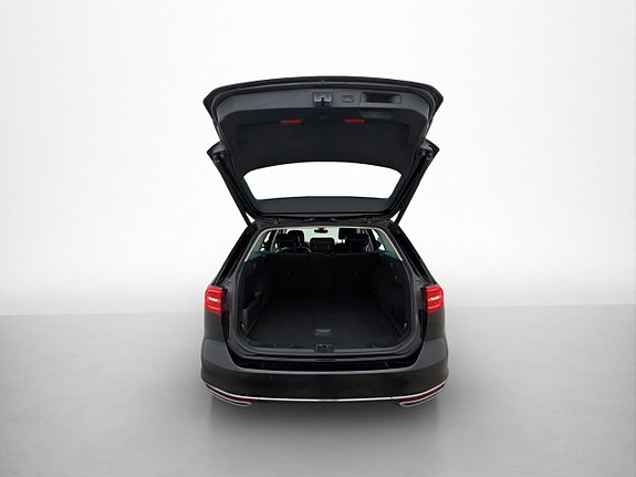 Volkswagen Passat 27 of 30